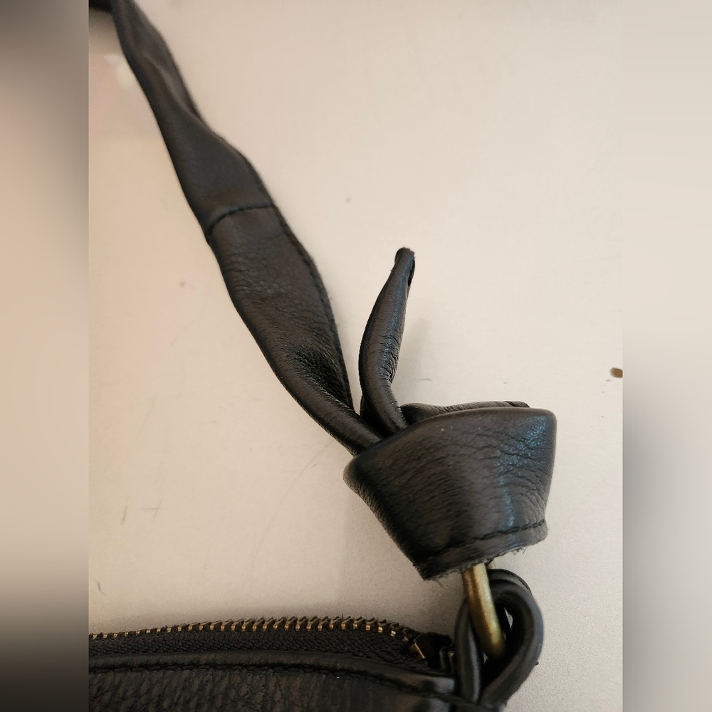 Elliott Lucca Black Leather Shoulder Bag - Picture 4 of 10